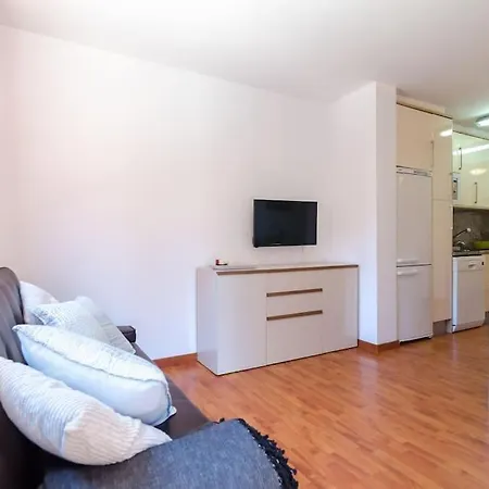 Apto. 5 Huéspedes *